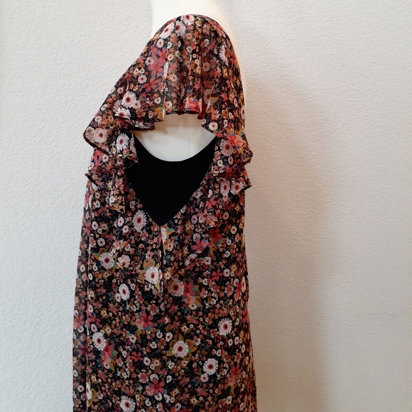 BCBGeneration floral flutter sleeve dress - Picture 6 of 7